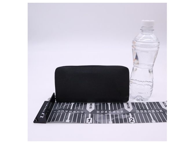 Louis Vuitton Taiga Zippy Wallet Black - view 3
