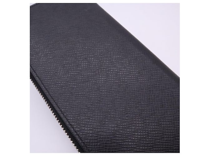 Louis Vuitton Taiga Zippy Wallet Black - view 4