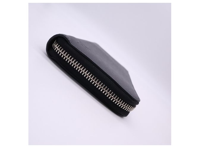Louis Vuitton Taiga Zippy Wallet Black - view 6