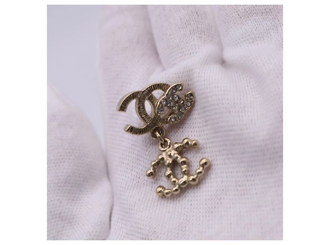 Boucles d'oreilles Chanel Triple Coco Mark strass Doré - vue 8