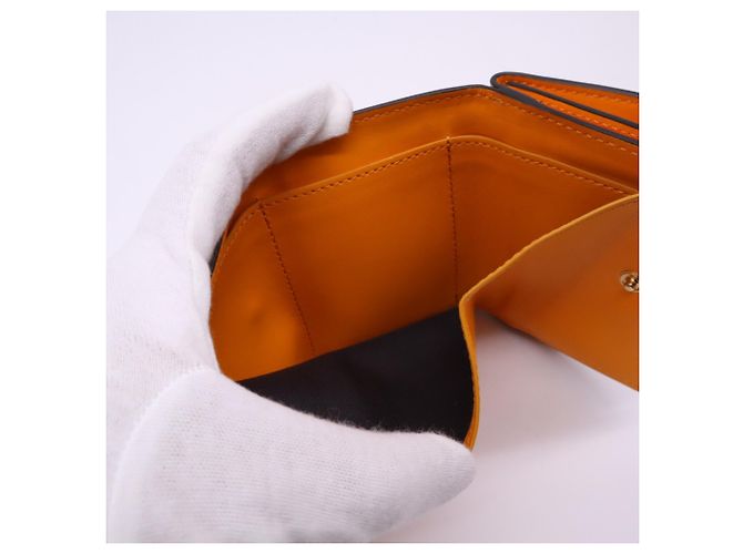 Cartera Micro Tri-fold Fendi en piel de becerro naranja - vista 12