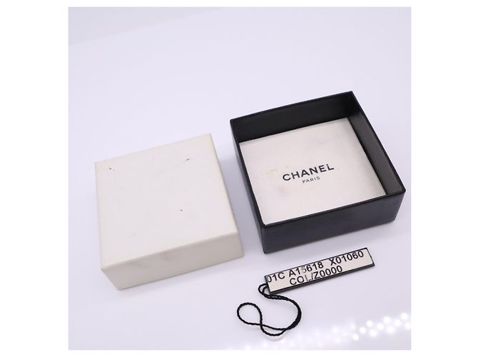 Pendientes Chanel Camellia Shell Flower Swing Blanco Dorado - vista 14