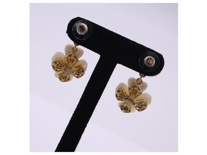 Pendientes Chanel Camellia Shell Flower Swing Blanco Dorado - vista 5