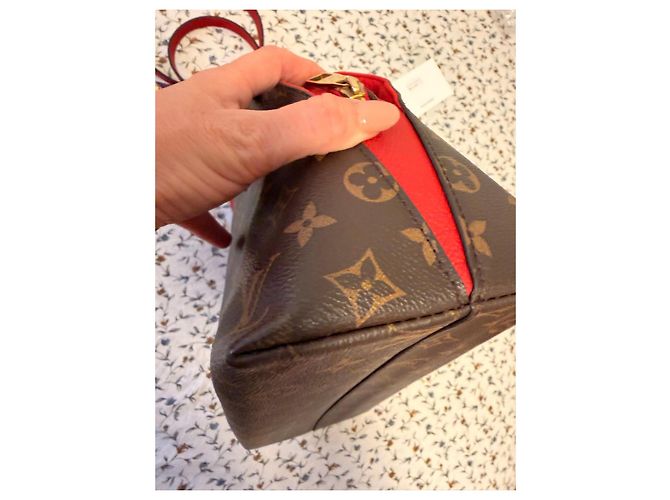 Louis Vuitton Alma BB Monogram Bolso de Hombro Castaño - vista 12
