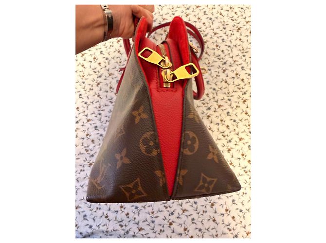 Louis Vuitton Alma BB Monogram Bolso de Hombro Castaño - vista 4