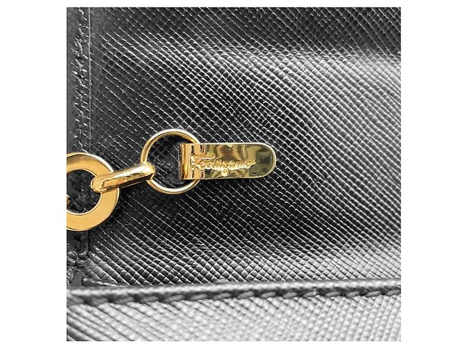 Borsa a tracolla con catena in pelle goffrata Gancini Salvatore Ferragamo Marrone Nero - vista 9