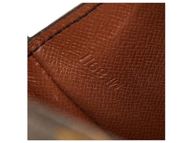 Bolso bandolera Louis Vuitton Monogram Saint Cloud MM Castaño - vista 16