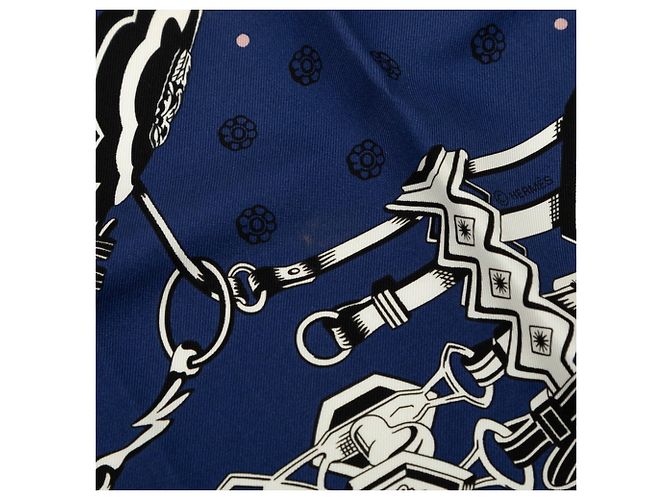 Silk In Hermès Foulard Bandana Hermes Carre 55 Brides et Déstaing Blu navy - vista 5