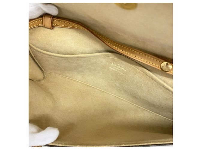 Bolsa de Ombro Louis Vuitton Monogram Pochette Twin GM Marrom - vista 4