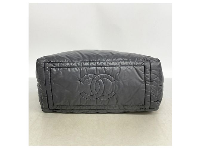 Bolso Tote Chanel Coco Cocoon de nailon negro - vista 3