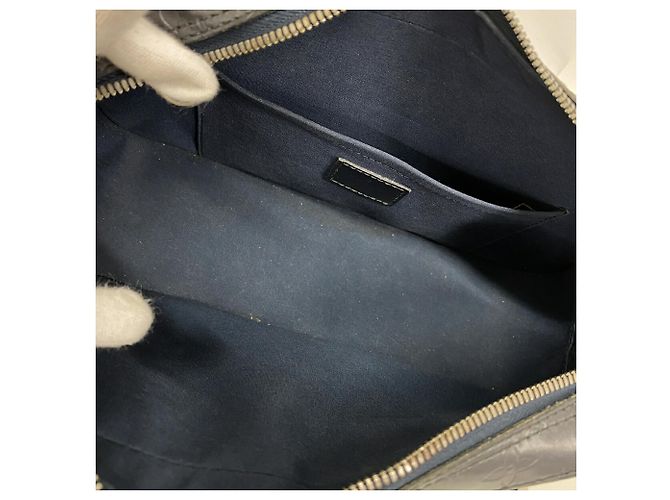 Borsa Louis Vuitton Monogram Mat Shelton Blu - vista 4