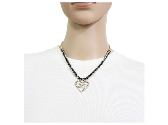 Colar Chanel Preto e Dourado - vista 7