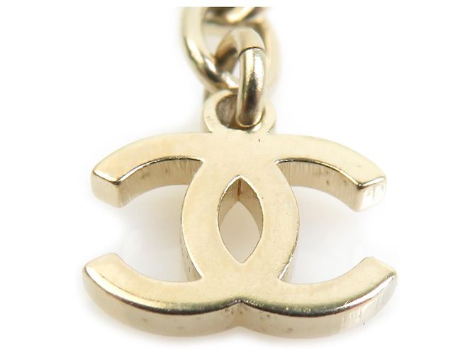 Colar Chanel Camélia Dourado - vista 5