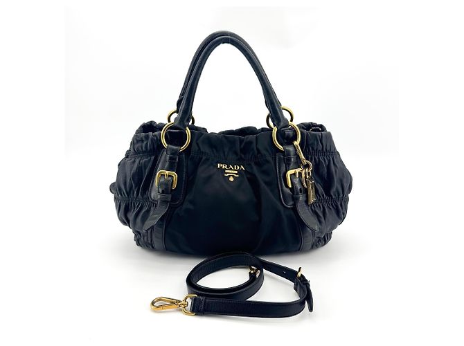 Prada Gaufre Convertible Satchel aus Leder und Tessuto Medium Schwarz - Ansicht 2