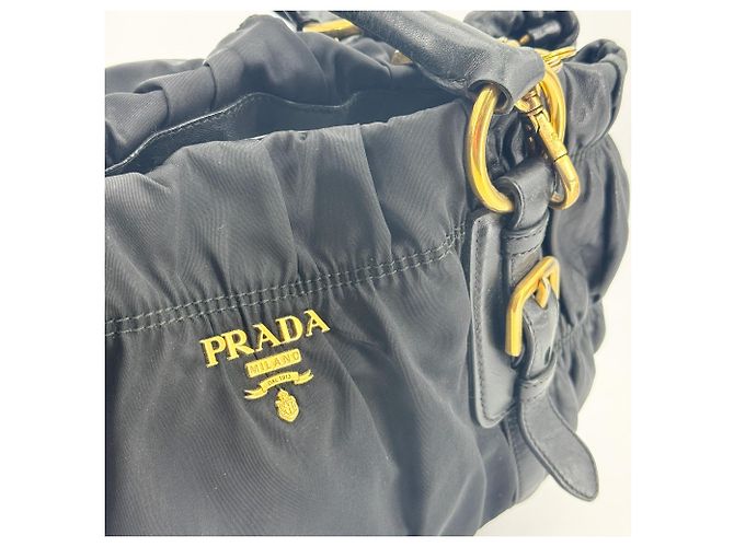 Prada Gaufre Convertible Satchel aus Leder und Tessuto Medium Schwarz - Ansicht 7