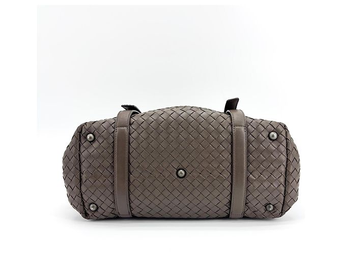 Bottega Veneta Montaigne Handle Intrecciato Nappa Medium Marrone - vista 3