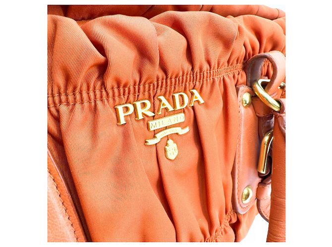 Prada Gaufre Convertible Satchel aus Leder und Tessuto Medium Orange - Ansicht 6