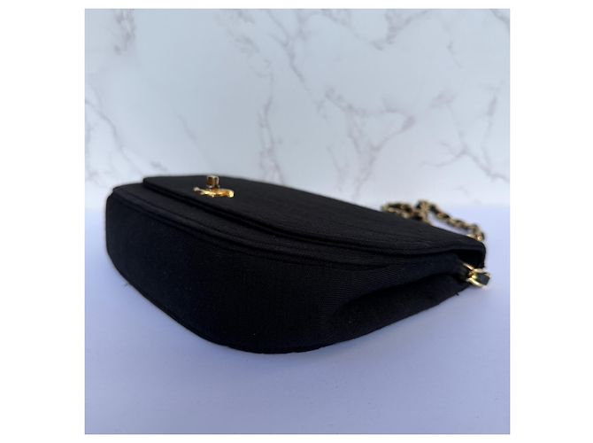 Timeless Chanel vintage half moon flap schwarzer Stoff - Ansicht 8