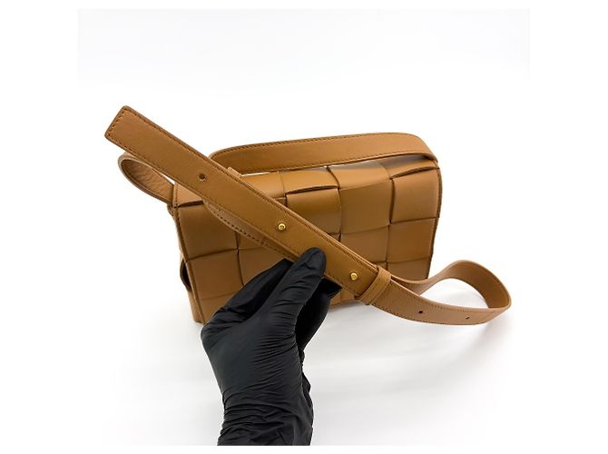 Bottega Veneta Cassette Zip Maxi Intrecciato in tela webbed Marrone - vista 7