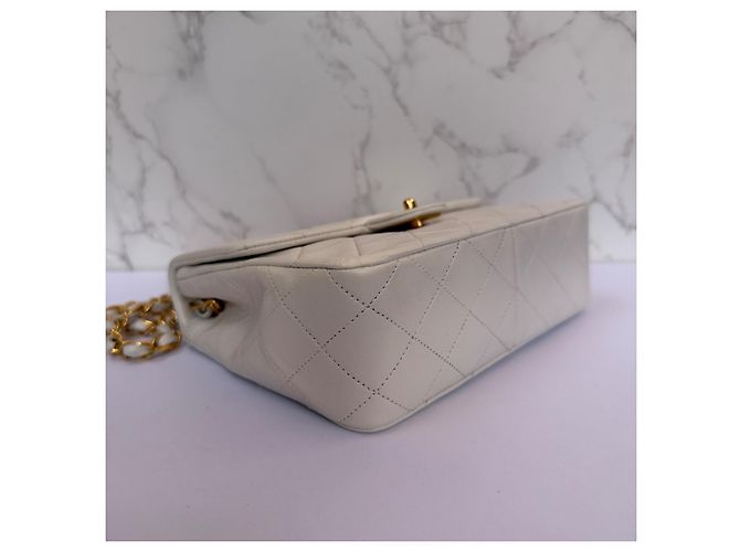 Timeless Borsa Chanel Classic Flap Small in pelle di agnello bianca Bianco - vista 14