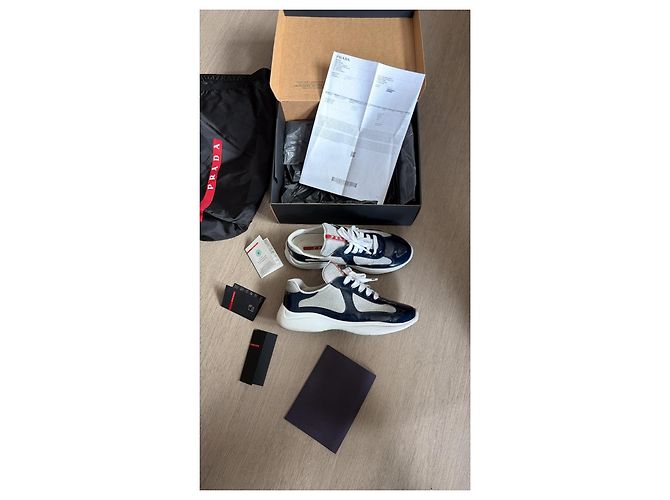 Prada Sneaker aus Lackleder und Mesh Weiß Grau Dunkelblau - Ansicht 3