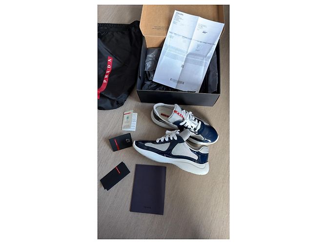 Prada Sneaker aus Lackleder und Mesh Weiß Grau Dunkelblau - Ansicht 4