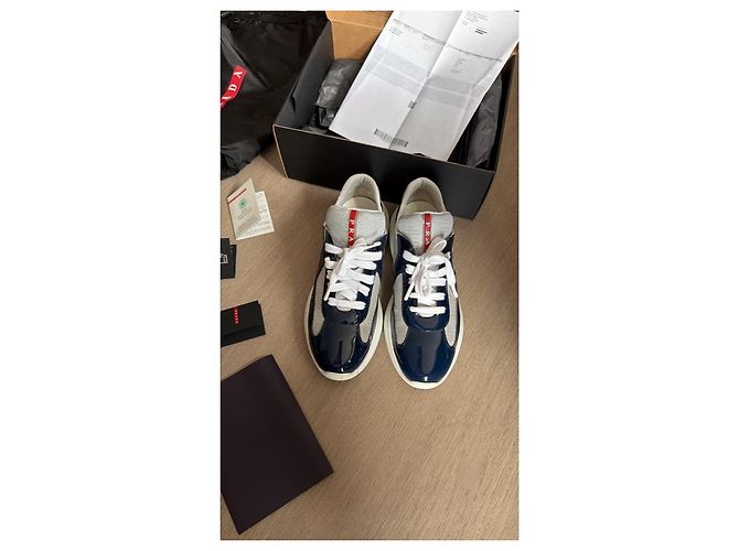 Prada Sneaker aus Lackleder und Mesh Weiß Grau Dunkelblau - Ansicht 5