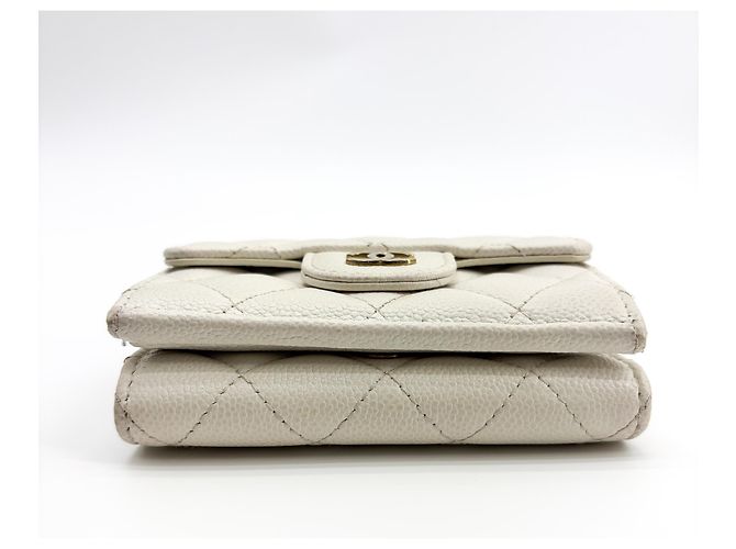 Tarjetero Chanel Classic Flap de piel caviar acolchada Blanco - vista 6