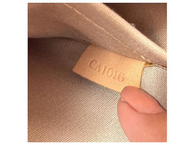 Louis Vuitton Pochette NM Clutch Gold Vernis D'oro - vista 12