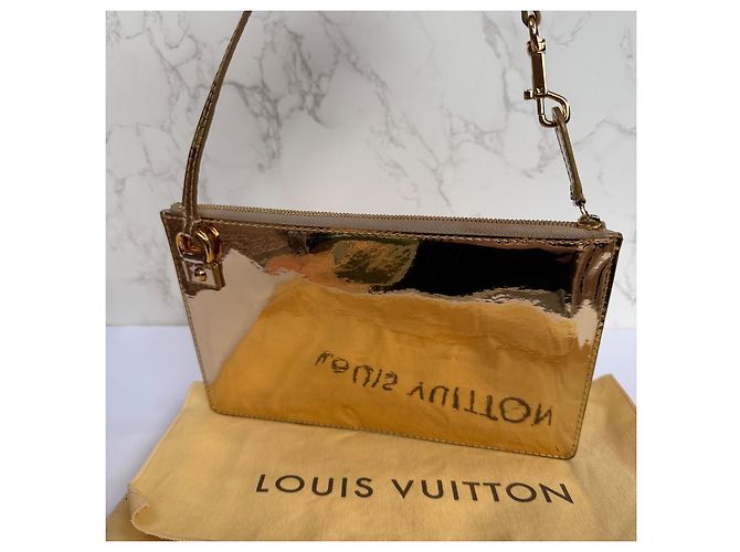Louis Vuitton Pochette NM Clutch Gold Vernis D'oro - vista 5
