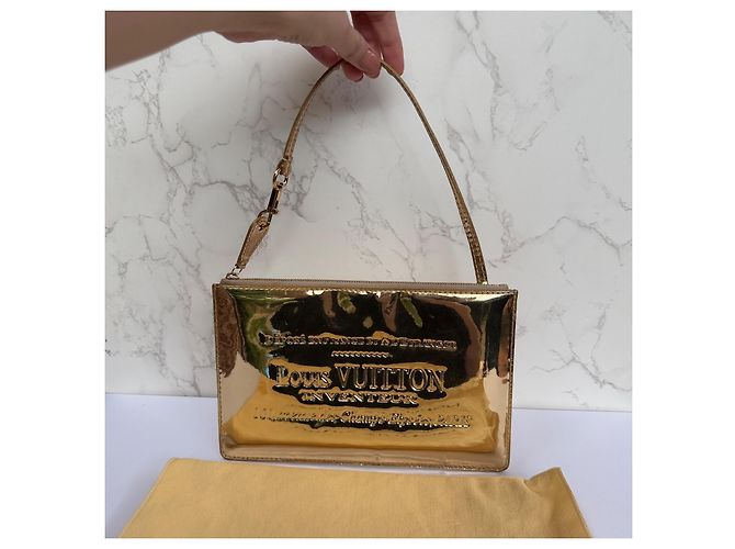 Louis Vuitton Pochette NM Clutch Gold Vernis D'oro - vista 6