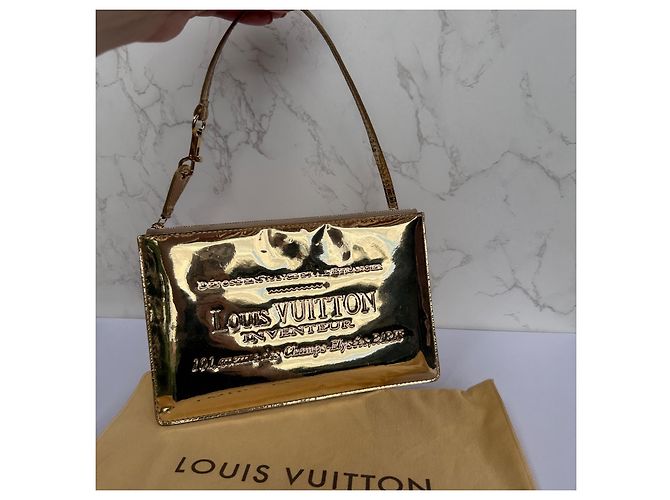 Louis Vuitton Pochette NM Clutch Gold Vernis D'oro - vista 9