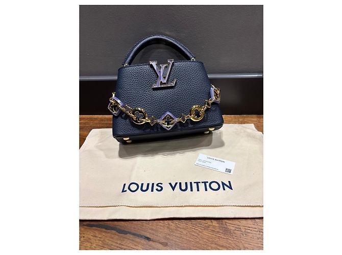 Louis Vuitton Capucines Handtasche in Dunkelblau - Ansicht 2