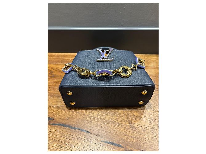Louis Vuitton Capucines Handtasche in Dunkelblau - Ansicht 8