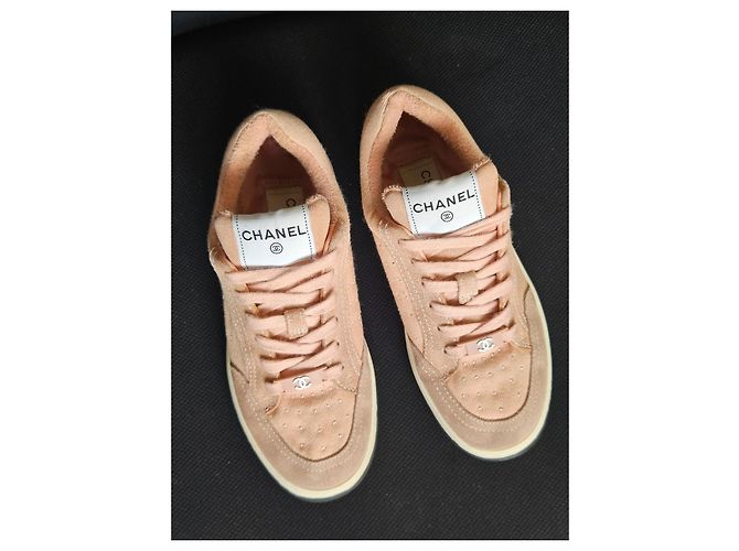 Chanel Sneaker aus rosa Wildleder und Stoff Pink - Ansicht 4