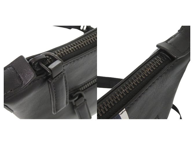 Prada Triangle Logo Schultertasche aus Leder Schwarz Blau - Ansicht 10