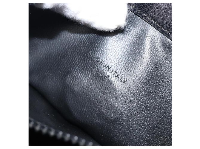 Céline Bolsa de Ombro com Corrente CELINE em Couro Preto e Dourado Auth ep16204 - vista 12