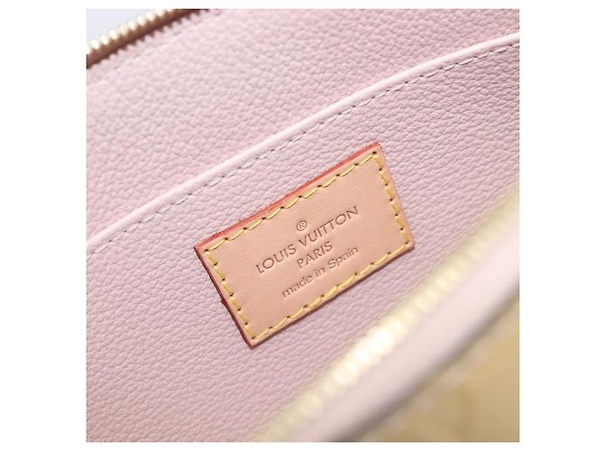 LOUIS VUITTON Monogram Vernis Cosmetic Pouch Pink LV Auth ki6883V Rosa - vista 17