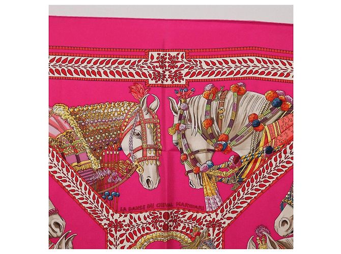 Hermès HERMES Foulard Carré 90 Seta Rosa "LA DANSE DU CHEVAL MARAWARI" Auth ki6868M Giallo - vista 3