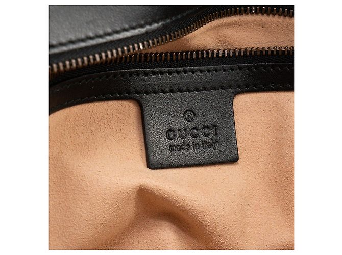 GUCCI - Bolsa de ombro GG Marmont Medium Gucci em couro liso preto - vista 7