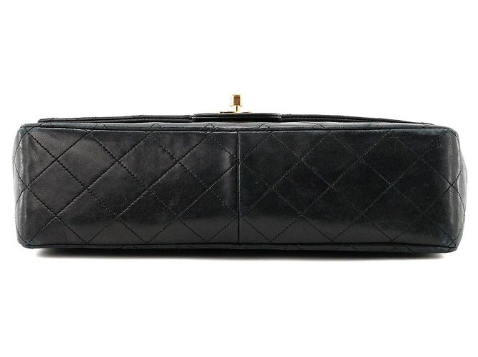 CHANEL - Vintage schwarze glatte Leder Classic/Timeless Simple Flap Schultertasche - Ansicht 4