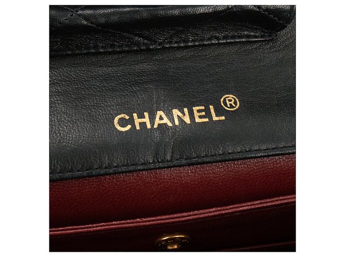 CHANEL - Vintage schwarze glatte Leder Classic/Timeless Simple Flap Schultertasche - Ansicht 8