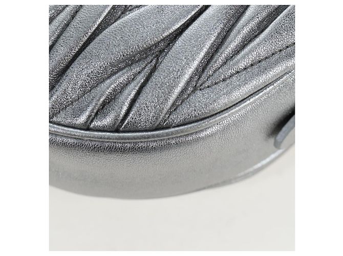 Borsa a tracolla Miu Miu Matelassé con catena in pelle 2way Argento Auth 204852M - vista 21