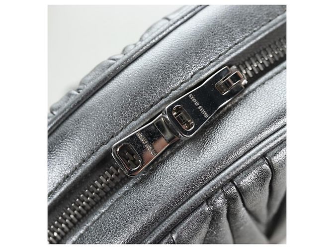 Borsa a tracolla Miu Miu Matelassé con catena in pelle 2way Argento Auth 204852M - vista 25