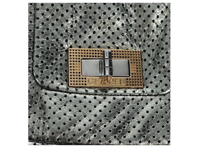 Borsa a tracolla con catena CHANEL 2.55 in pelle traforata Verde Argento CC Auth bs37393V D'oro - vista 16