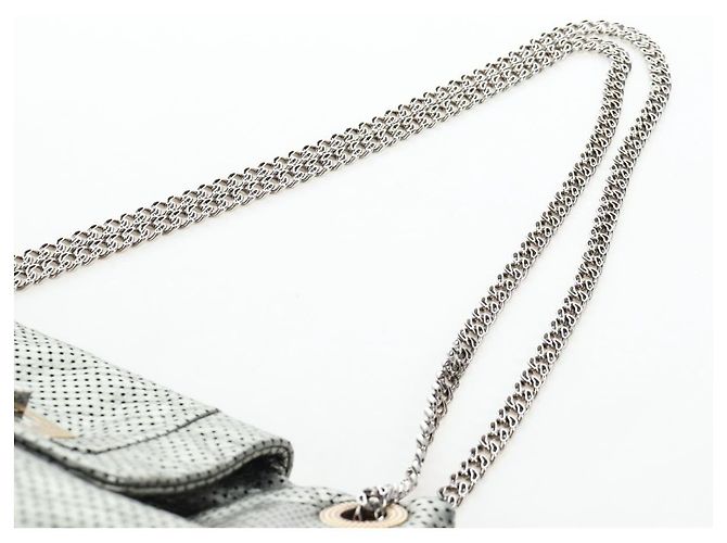 Borsa a tracolla con catena CHANEL 2.55 in pelle traforata Verde Argento CC Auth bs37393V D'oro - vista 9