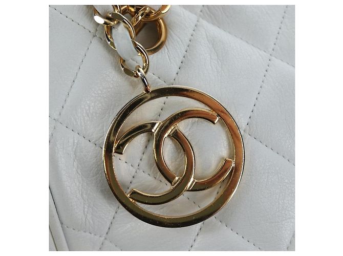 Borsa a tracolla CHANEL Matelasse con catena in pelle d'agnello Bianco Gold CC Auth bs37211 D'oro - vista 17