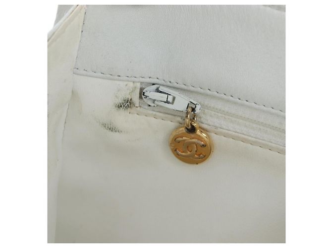 Borsa a tracolla CHANEL Matelasse con catena in pelle d'agnello Bianco Gold CC Auth bs37211 D'oro - vista 28
