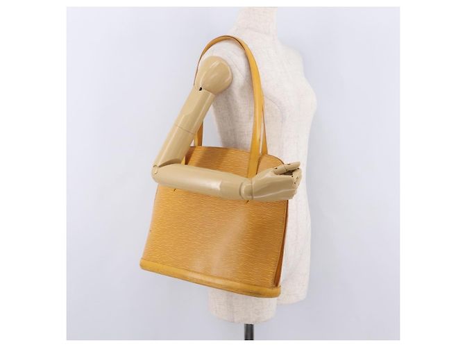 Bolso de hombro LOUIS VUITTON Epi Lussac Amarillo M52289 LV Auth ka6366 - vista 29