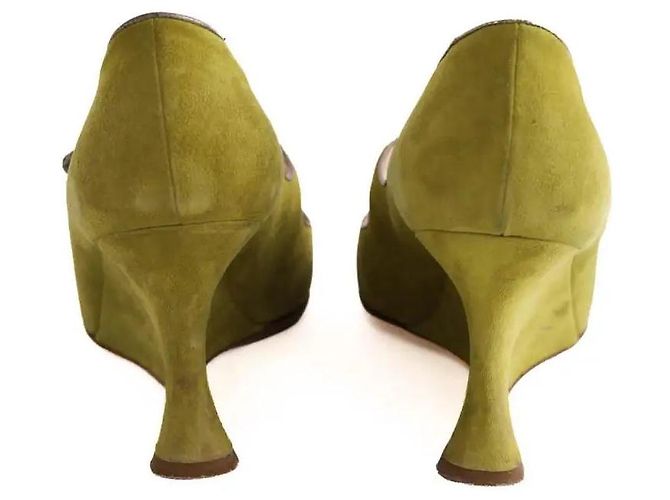 Autre Marque Dior Absatzschuhe aus grünem Wildleder - Ansicht 2